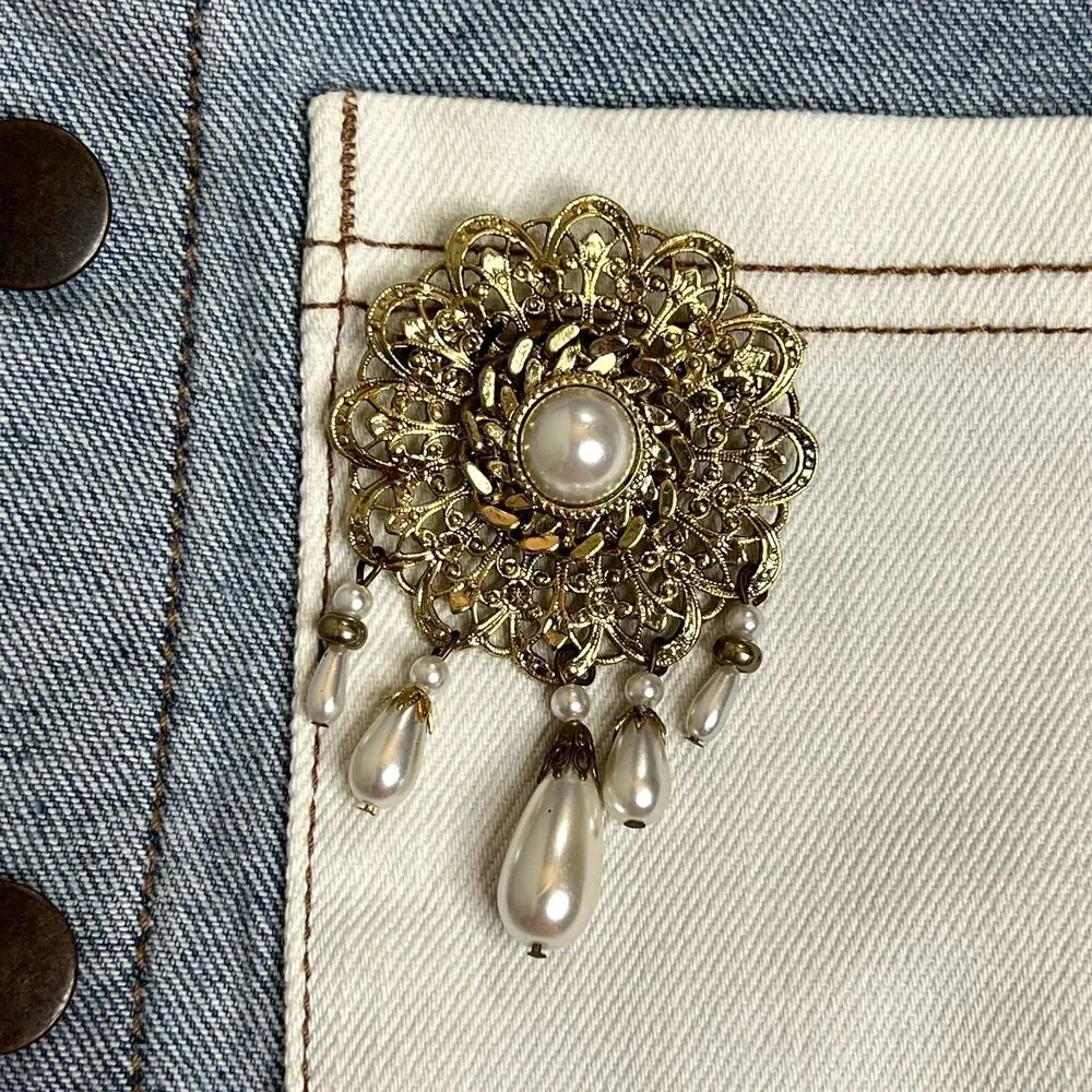 Vintage Gold Round Hanging Pearl Brooch Pin